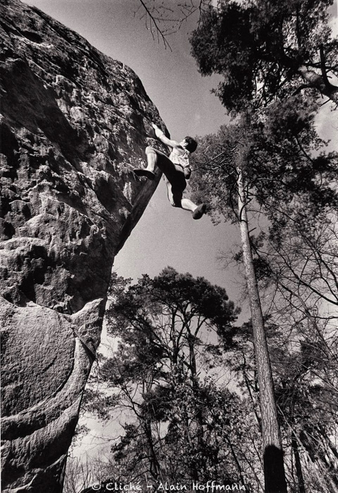 Mégalith 7c au Rocher Greau